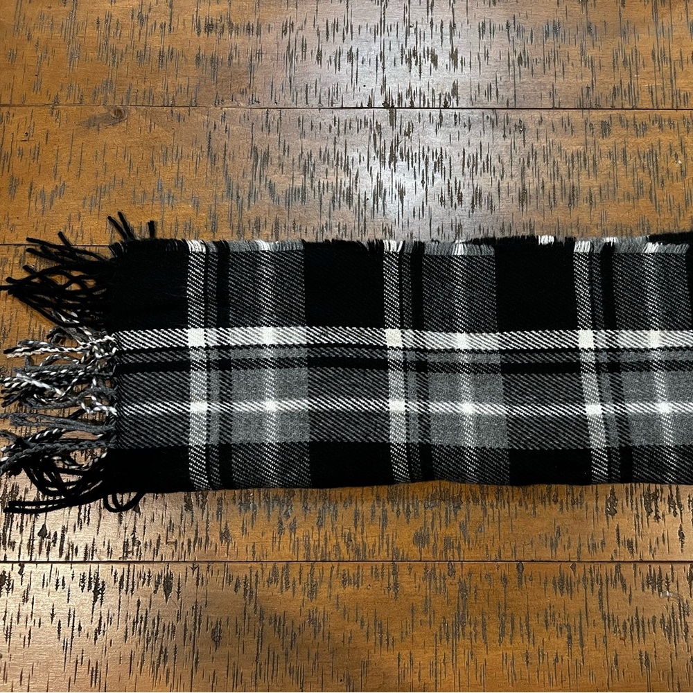 Classic Black and White Scarf